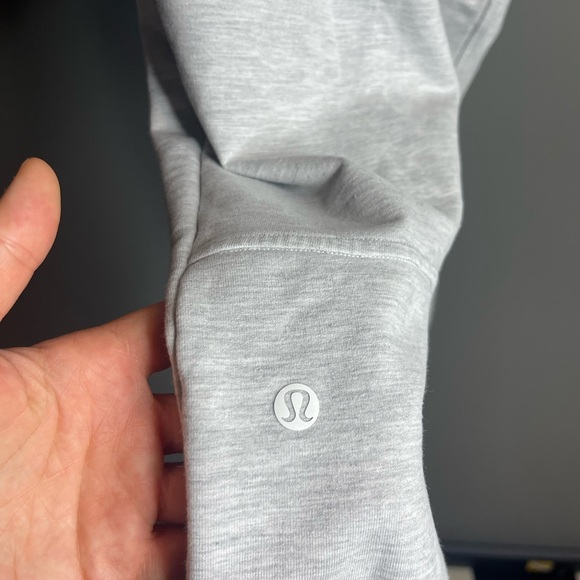 Lululemon Athletica Soft Grey Joggers in Medium - Picture 2 of 5